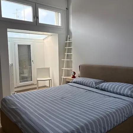 Διαμέρισμα Charming House Near The